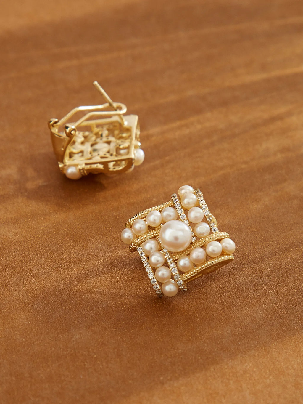 Lustre Mosaic Freshwater White Pearl Studs