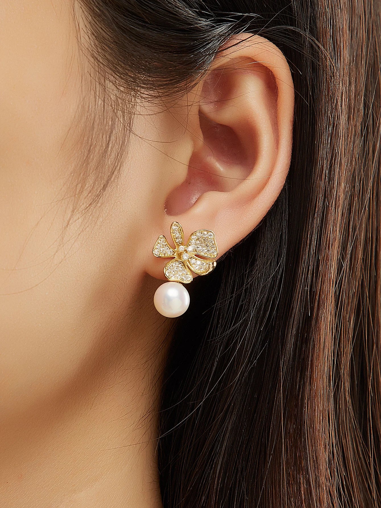 Floral Freshwater White Pearl Earrings